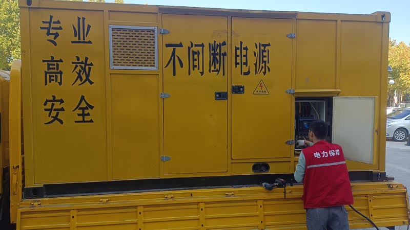 平川柴油发电机组和UPS电源配合使用时，如何避免切换过程中的电力中断？