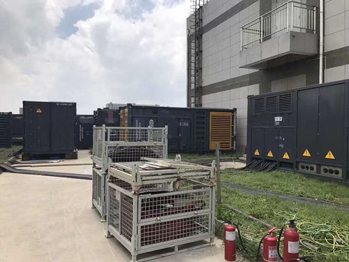 平川除了定期检查，还有哪些方法可以及时发现接触式转速表探头的磨损？