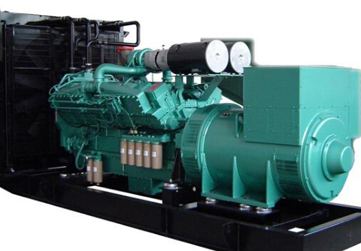 平川冬季柴油发电机组启动前应进行哪些预热操作？